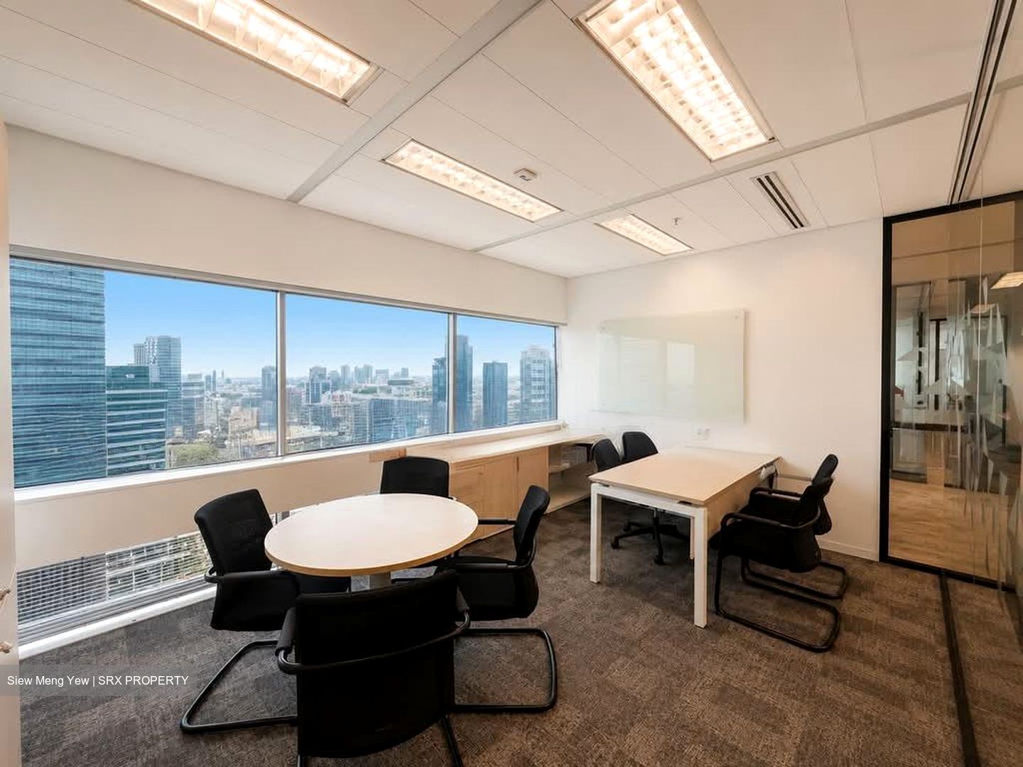 Gateway West (D7), Office #600645151